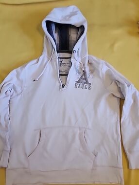 American Eagle Outfitters Men’s Light Cream Colored Hooded Zip-Up Sweatshirt